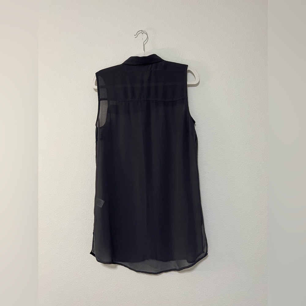 Halogen Gray Sheer Sleeveless Button-Front Blouse - Picture 3 of 9